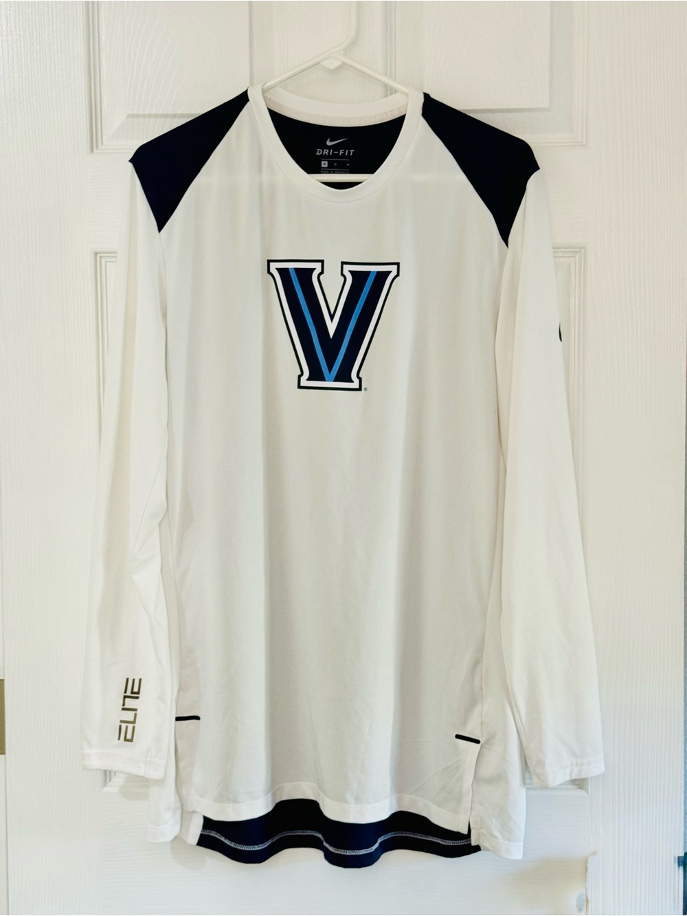 Nike Dri-FIT Villanova Wildcats Elite Warm-Up Long Sleeve Shirt Men’s Medium